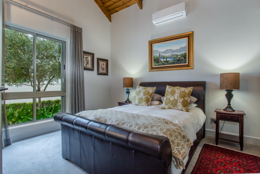 4 Bedroom Property for Sale in Lemoenkloof Western Cape